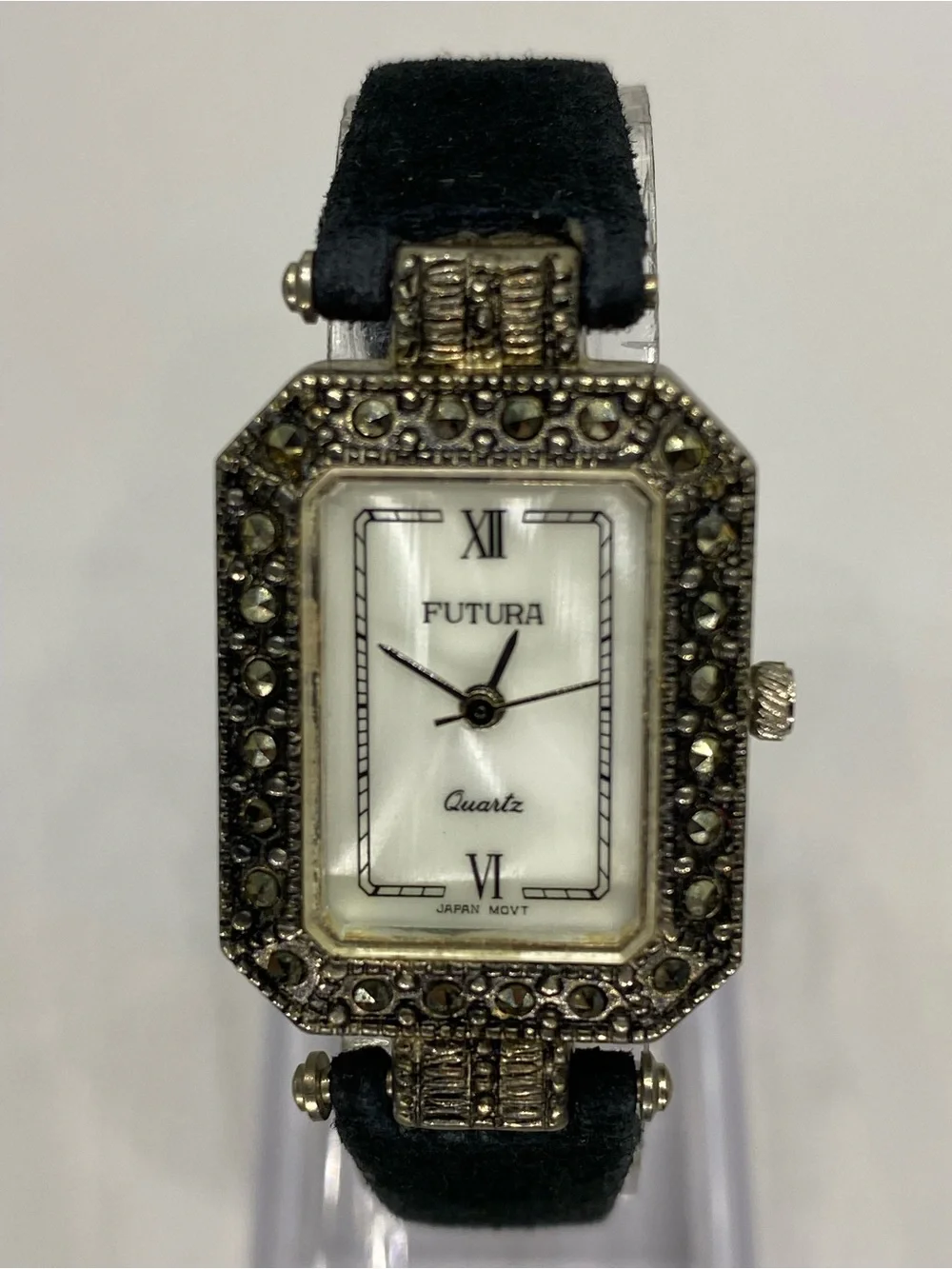 *** FUTURA ^^^ Rectangular Crystal Accent Quartz Watch / Japan movement ***